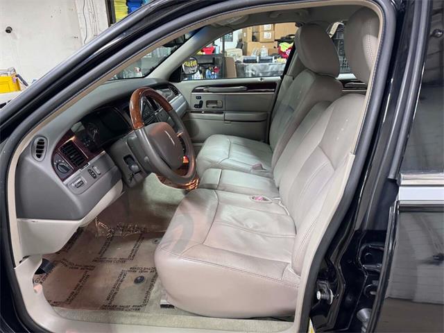 2011 Lincoln Town Car (CC-1824450) for sale in Edison, New Jersey