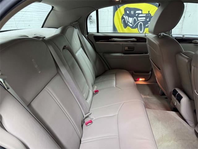 2011 Lincoln Town Car (CC-1824450) for sale in Edison, New Jersey
