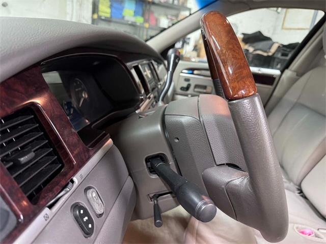 2011 Lincoln Town Car (CC-1824450) for sale in Edison, New Jersey