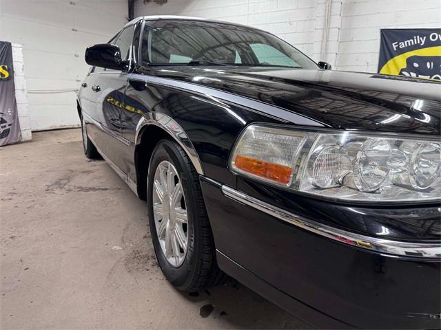 2011 Lincoln Town Car (CC-1824450) for sale in Edison, New Jersey