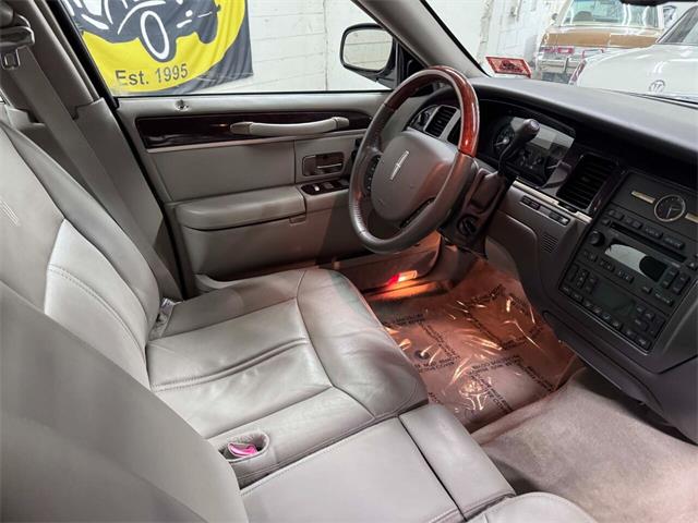 2011 Lincoln Town Car (CC-1824450) for sale in Edison, New Jersey