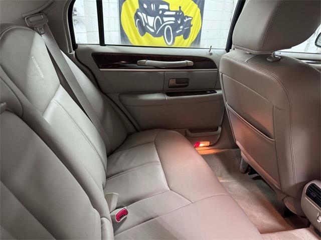2011 Lincoln Town Car (CC-1824450) for sale in Edison, New Jersey