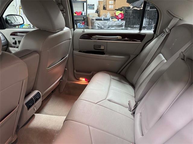 2011 Lincoln Town Car (CC-1824450) for sale in Edison, New Jersey