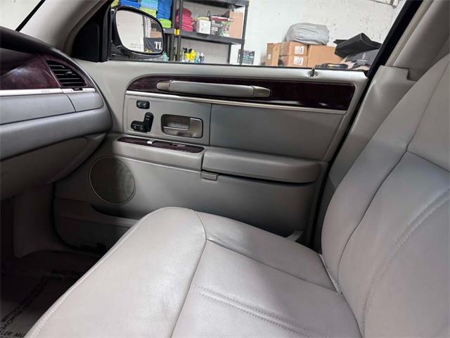 2011 Lincoln Town Car (CC-1824450) for sale in Edison, New Jersey