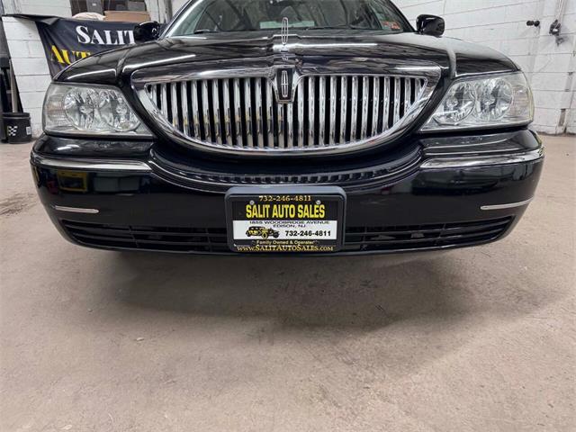 2011 Lincoln Town Car (CC-1824450) for sale in Edison, New Jersey