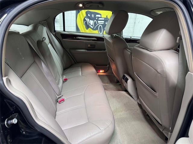 2011 Lincoln Town Car (CC-1824450) for sale in Edison, New Jersey