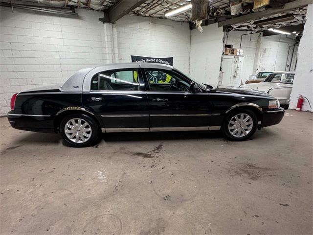 2011 Lincoln Town Car (CC-1824450) for sale in Edison, New Jersey