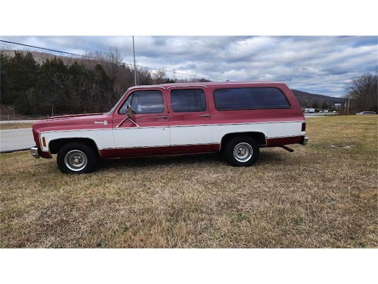 1977 Chevrolet Suburban in Cookeville, Tennessee