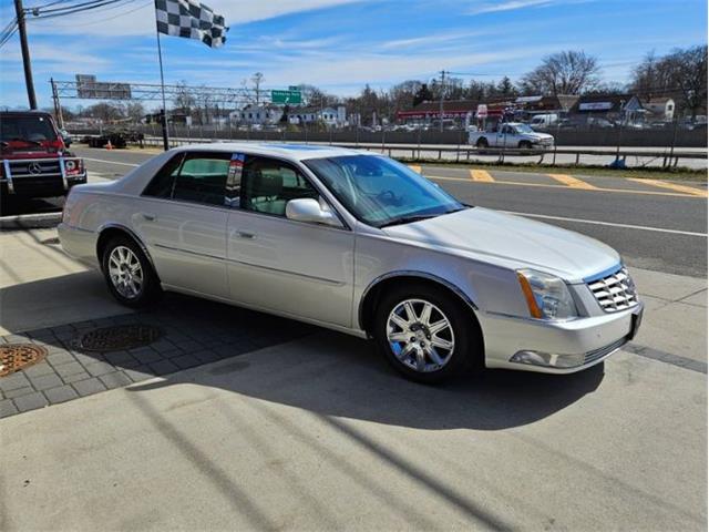 2011 Cadillac DTS (CC-1826881) for sale in Cadillac, Michigan