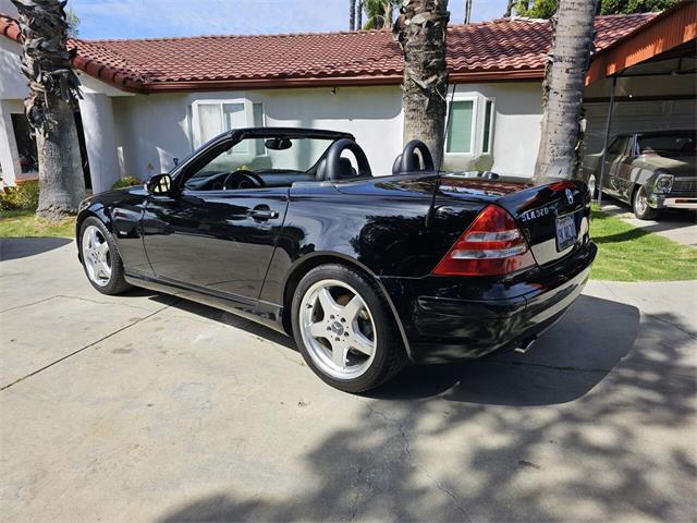 2004 Mercedes-Benz SLK-Class (CC-1832933) for sale in Woodland Hills, California