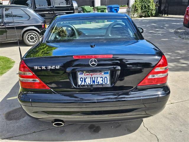 2004 Mercedes-Benz SLK-Class (CC-1832933) for sale in Woodland Hills, California