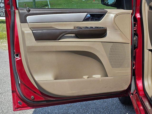 2012 Volkswagen Routan (CC-1833509) for sale in Hope Mills, North Carolina