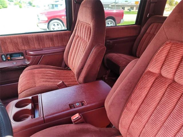 1993 Chevrolet Suburban (CC-1837719) for sale in Spirit Lake, Iowa