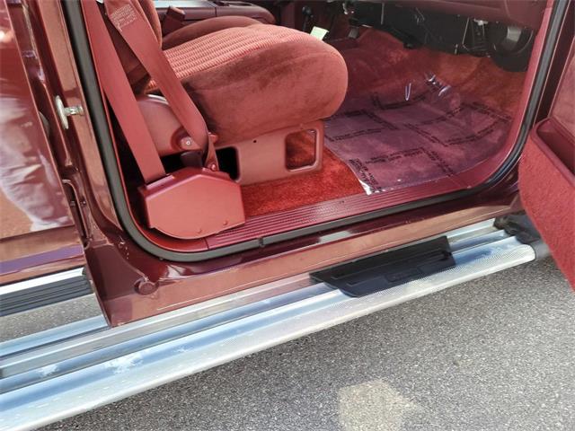 1993 Chevrolet Suburban (CC-1837719) for sale in Spirit Lake, Iowa