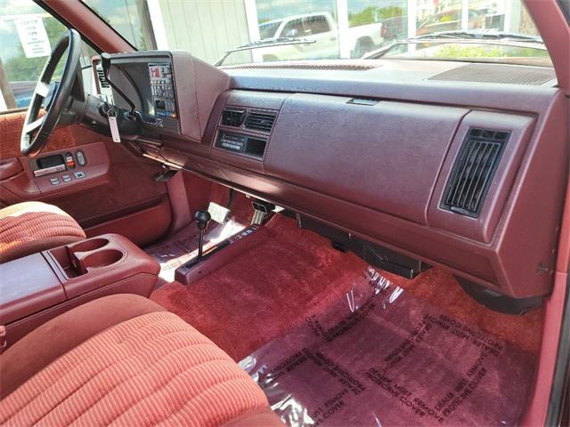 1993 Chevrolet Suburban (CC-1837719) for sale in Spirit Lake, Iowa