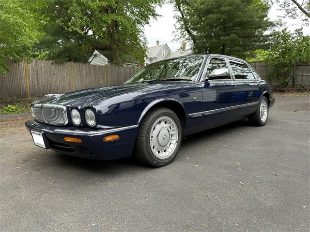 2000 Jaguar XJ8 Vanden Plas (CC-1846145) for sale in Lake Hiawatha, New Jersey