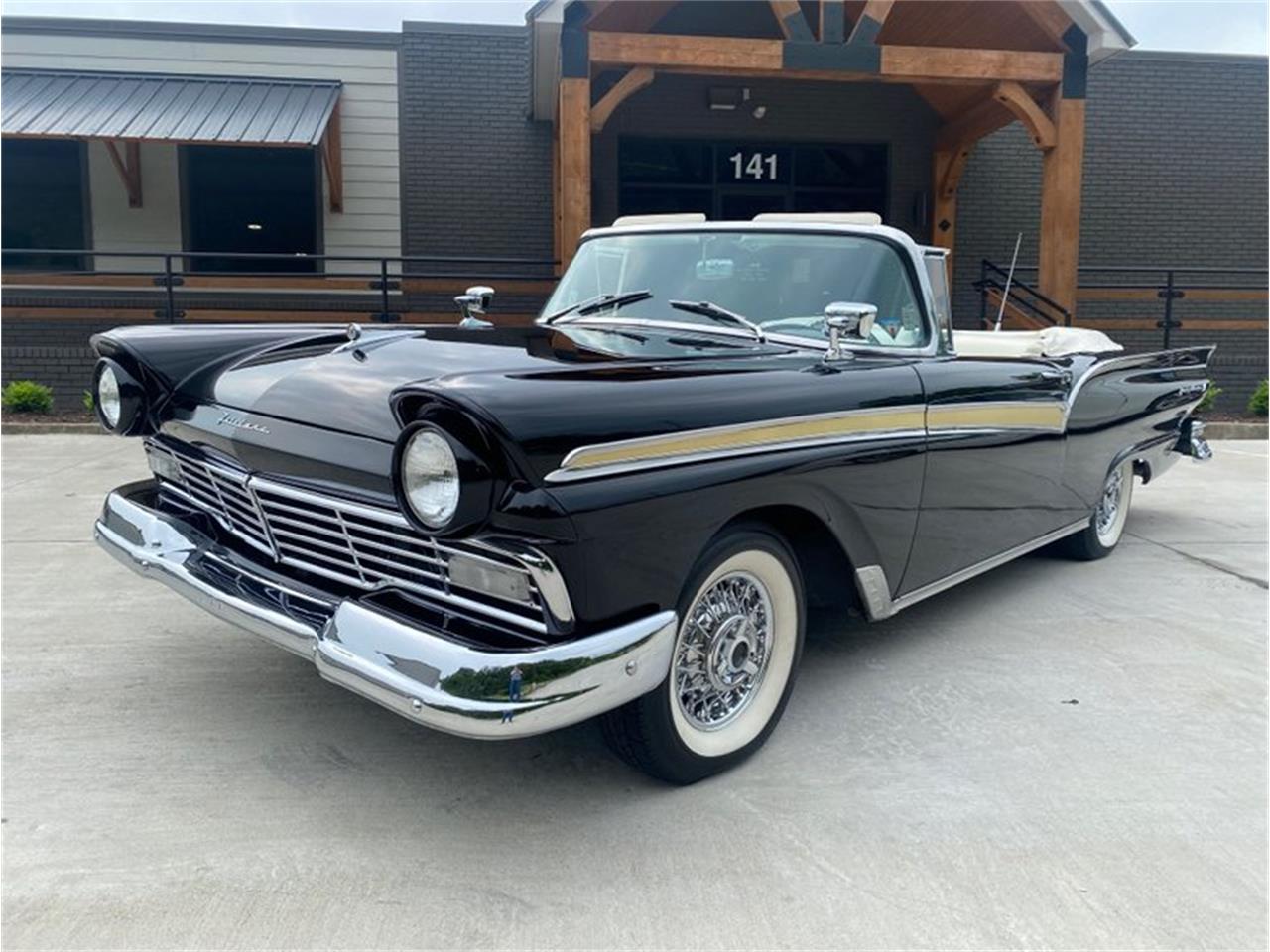 1957 Ford Fairlane 500 in Collierville, Tennessee