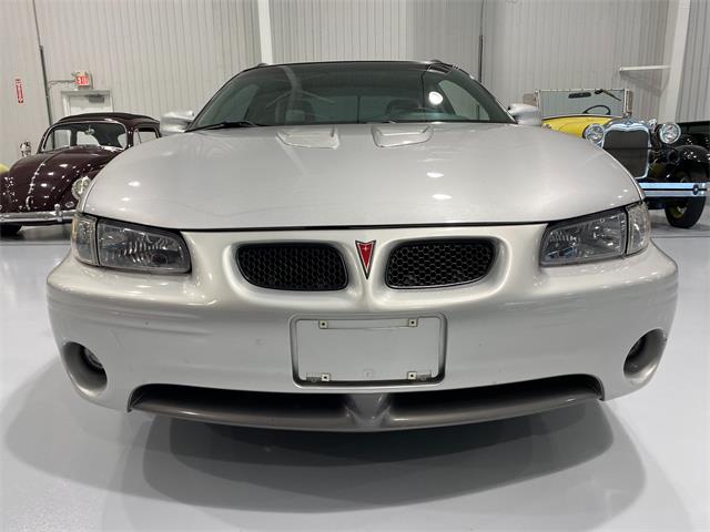2000 Pontiac Grand Prix (CC-1851646) for sale in Watford, Ontario
