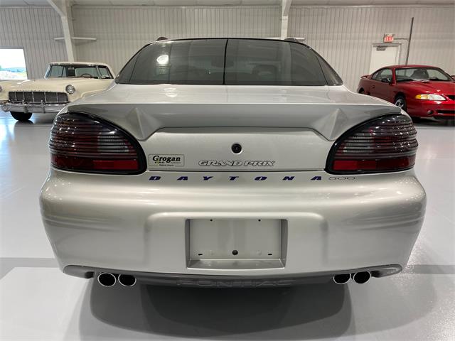 2000 Pontiac Grand Prix (CC-1851646) for sale in Watford, Ontario