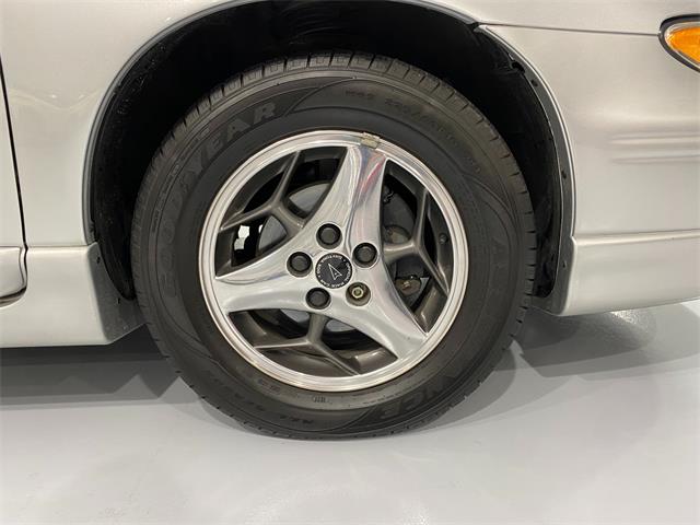 2000 Pontiac Grand Prix (CC-1851646) for sale in Watford, Ontario