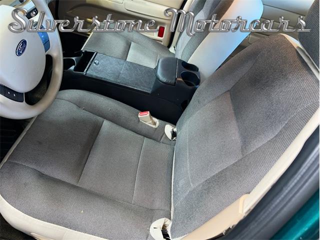 2008 Ford Crown Victoria (CC-1853642) for sale in North Andover, Massachusetts