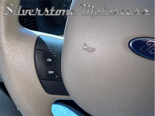 2008 Ford Crown Victoria (CC-1853642) for sale in North Andover, Massachusetts