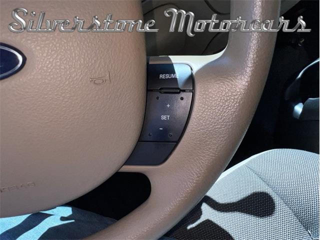 2008 Ford Crown Victoria (CC-1853642) for sale in North Andover, Massachusetts
