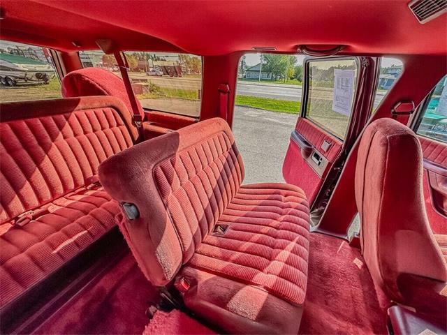 1993 Chevrolet Suburban (CC-1856153) for sale in Spirit Lake, Iowa
