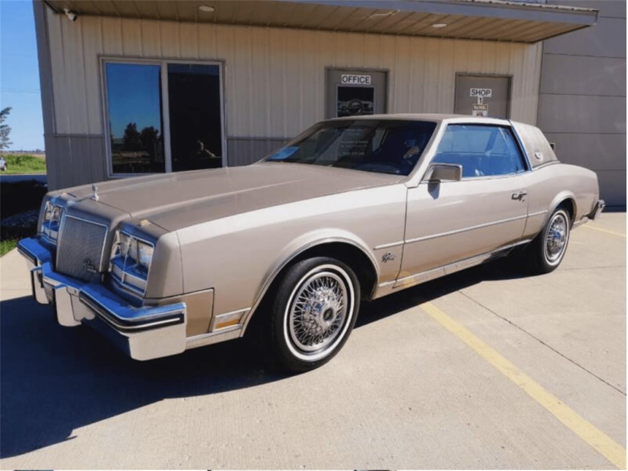 1984 Buick Riviera in Midlothian, Texas