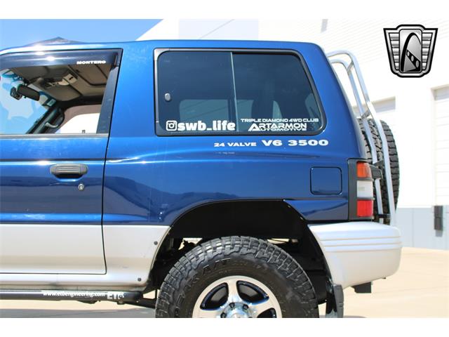 1998 Mitsubishi Pajero (CC-1857833) for sale in O'Fallon, Illinois