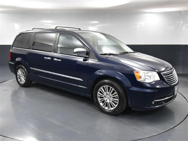 2014 Chrysler Town & Country (CC-1858638) for sale in Saint Cloud, Minnesota
