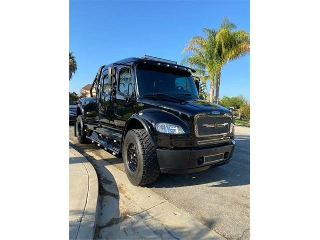 2013 Freightliner M2 106 (CC-1863753) for sale in Glendale, California