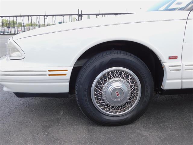 1995 Oldsmobile 88 (CC-1864182) for sale in O'Fallon, Illinois