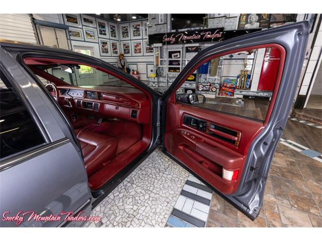 1991 Oldsmobile Custom Cruiser (CC-1864593) for sale in Lenoir City, Tennessee