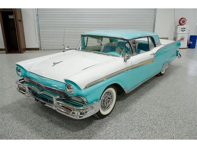 1957 Ford Fairlane 500 Skyliner (CC-1867927) for sale in Madisonville, Texas