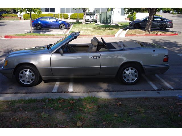 1995 Mercedes-Benz E320 (CC-1873902) for sale in Westlake Village, California