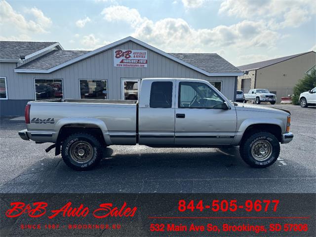 1998 Chevrolet K-2500 (CC-1870448) for sale in Brookings, South Dakota