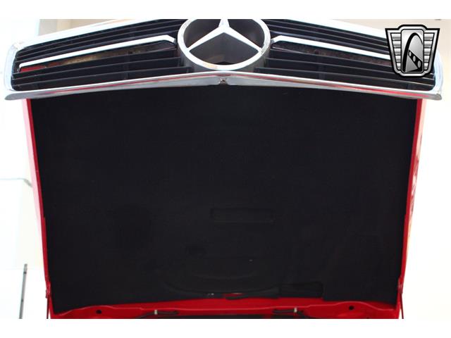 1988 Mercedes-Benz 560SL (CC-1870060) for sale in O'Fallon, Illinois