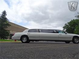 2001 Lincoln Town Car (CC-1876375) for sale in O'Fallon, Illinois