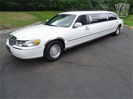 2001 Lincoln Town Car (CC-1876375) for sale in O'Fallon, Illinois