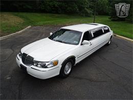 2001 Lincoln Town Car (CC-1876375) for sale in O'Fallon, Illinois