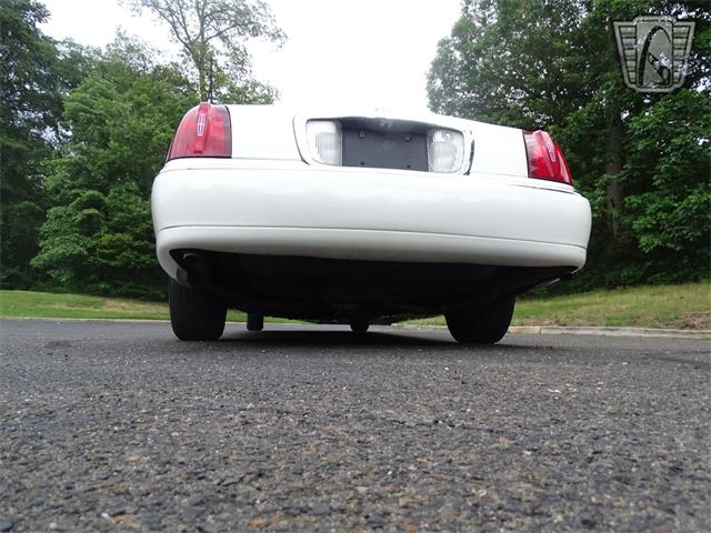 2001 Lincoln Town Car (CC-1876375) for sale in O'Fallon, Illinois