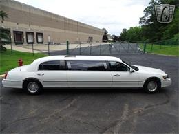 2001 Lincoln Town Car (CC-1876375) for sale in O'Fallon, Illinois