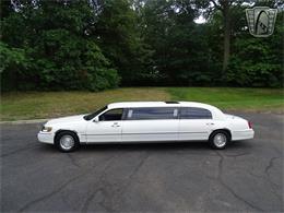 2001 Lincoln Town Car (CC-1876375) for sale in O'Fallon, Illinois