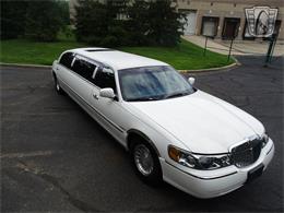 2001 Lincoln Town Car (CC-1876375) for sale in O'Fallon, Illinois