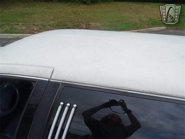 2001 Lincoln Town Car (CC-1876375) for sale in O'Fallon, Illinois