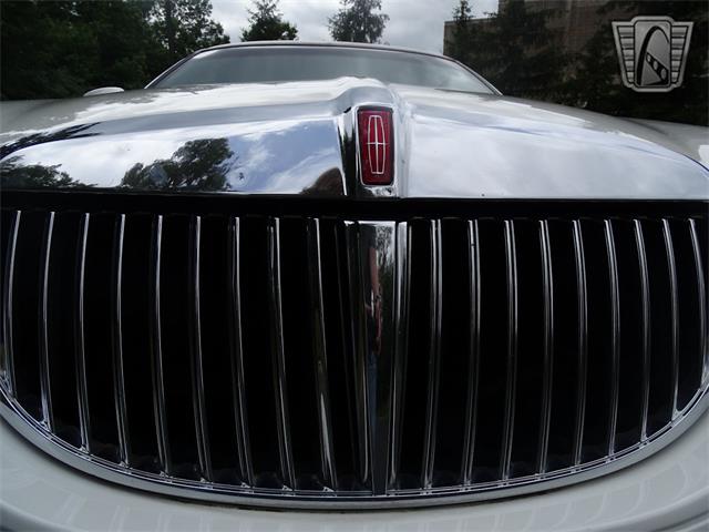2001 Lincoln Town Car (CC-1876375) for sale in O'Fallon, Illinois