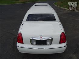 2001 Lincoln Town Car (CC-1876375) for sale in O'Fallon, Illinois