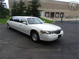 2001 Lincoln Town Car (CC-1876375) for sale in O'Fallon, Illinois