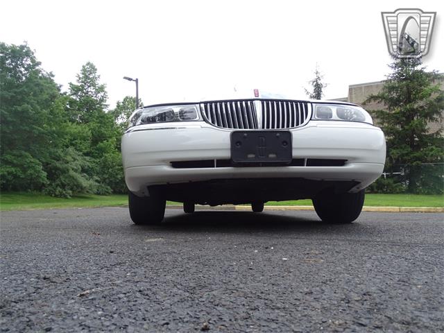2001 Lincoln Town Car (CC-1876375) for sale in O'Fallon, Illinois